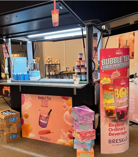 Bubble Bar iluminat noaptea